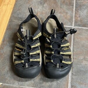 Keen Black and Tan Men's Adventure Sandals